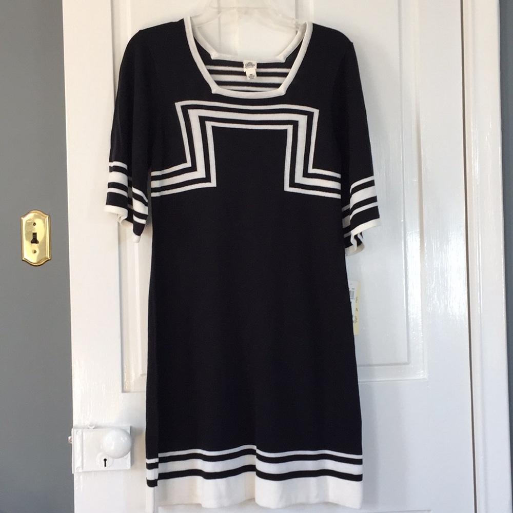 Sangria Black and White Dress